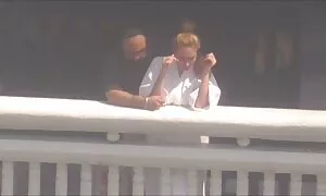 برادر تجاوز خواهر خود را با یک سکس داکتر دوربین مخفی.