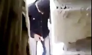 او موافقت کرده است برای فیلمسکسی دکتر دیدن همسایگان برای اولین بار.