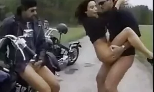 کمی دختر فیلم سکسی دکتر نوجوان به سه مرد