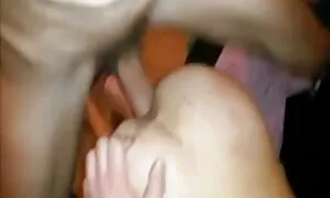 او به سرطان را دوست دارد. سکس خارجی دکتر